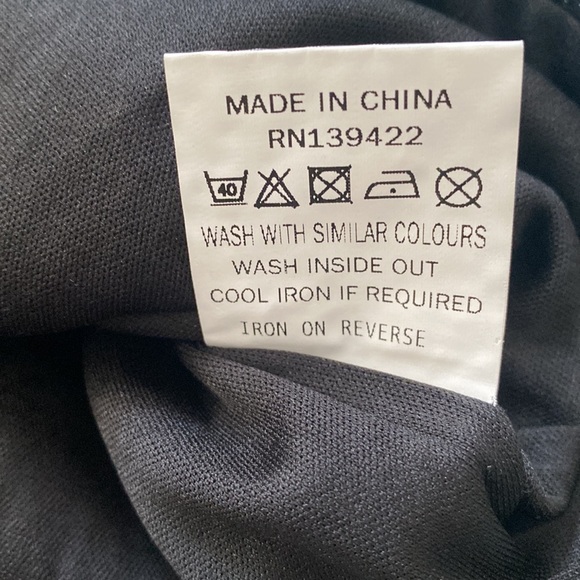 Tobi black sequinned skirt.  Size small. NWT - Picture 3 of 4